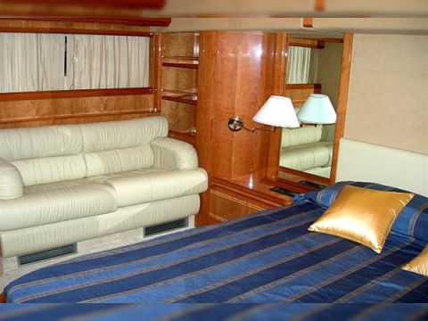 2004 Ferretti 810 for sale