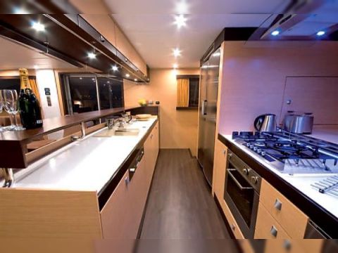 2008 Sunreef 70