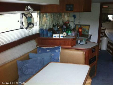 1993 Carver 320