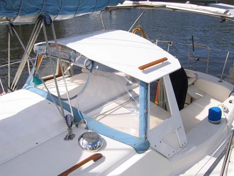 Koupit 1984 Pearson 303