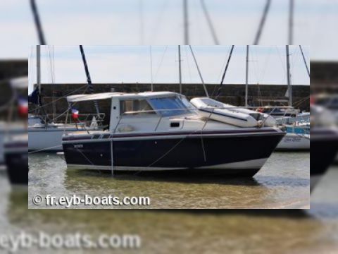 Beneteau Antares 800