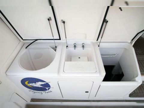 2006 Bertram 630