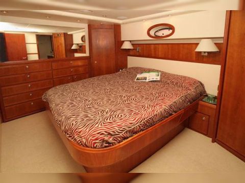 2006 Bertram 630