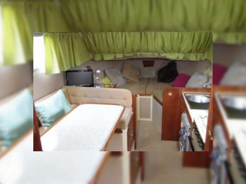 1981 Hunter 37