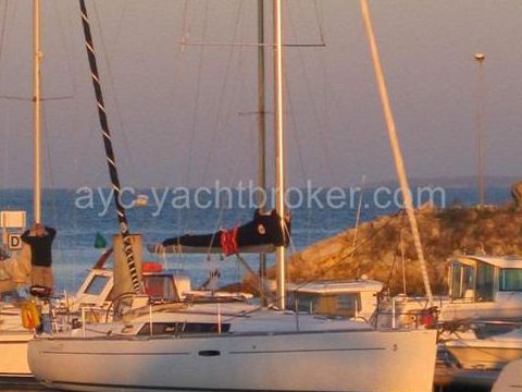 Beneteau Oceanis 37