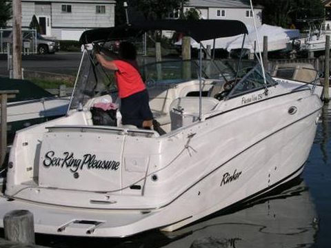 Rinker 250 Fiesta Vee