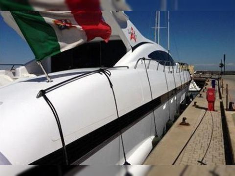 Αγοράστε 2005 Mangusta 108
