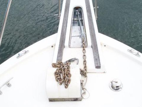 1983 Hatteras 32