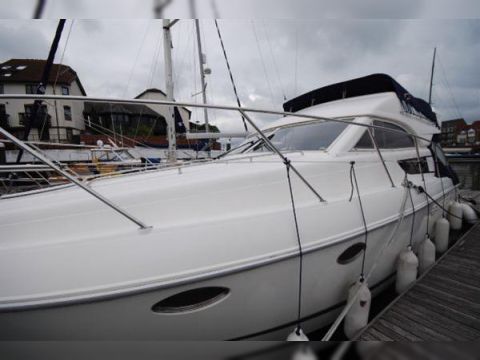 2002 Fairline Phantom 38