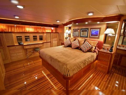 2004 Marlow Explorer 72
