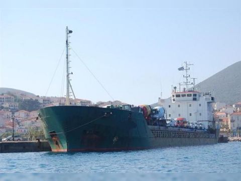  Gearless Cargo Vsl