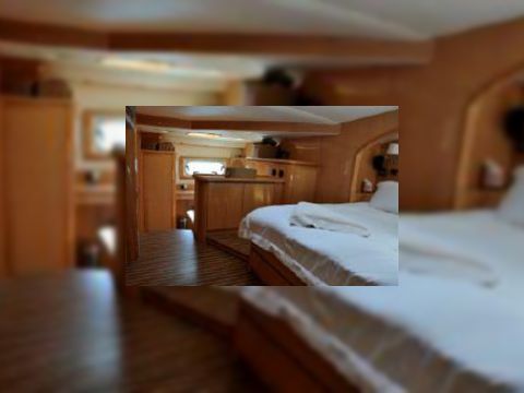 2005 Privilege Catamaran 58