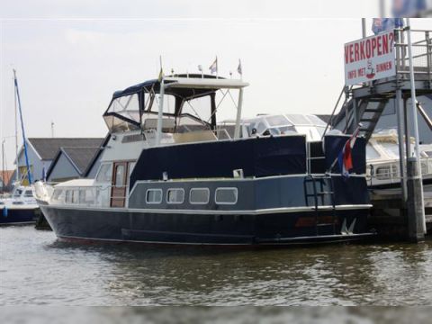 Buy 2009 Pershing 64