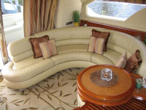 2004 Azimut Flybridge
