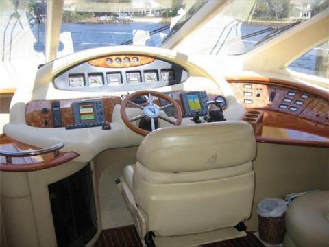2004 Azimut Flybridge