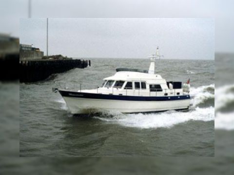 2002 Hardy Commodore 42