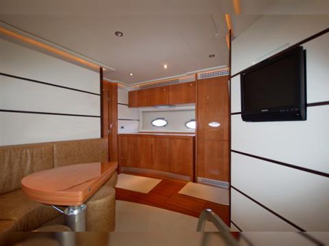 2007 Pershing 62