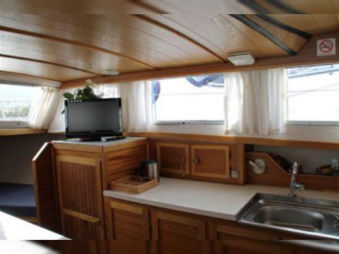 1976 Poseidon 32 на продаж