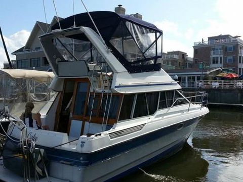 1989 Bayliner Command Bridge 2958 for sale