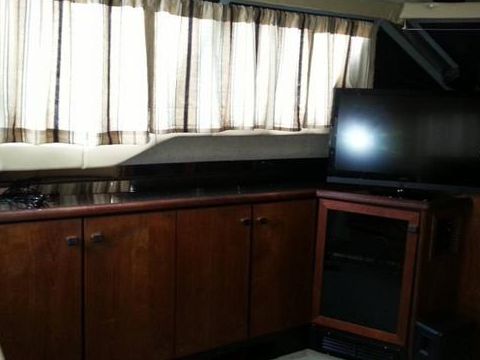 1989 Bayliner Command Bridge 2958