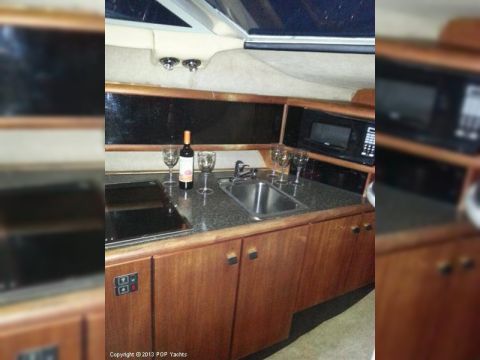 Buy 1989 Bayliner Command Bridge 2958