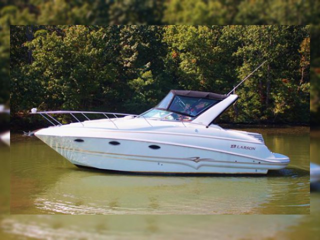 Buy 2004 Larson 310 Cabrio