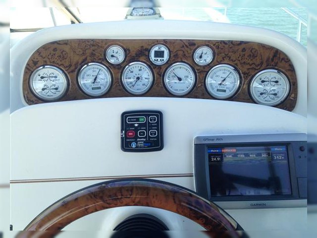 2004 Larson 310 Cabrio