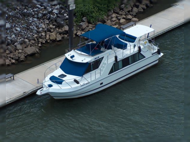 seaside cruiser houseboat