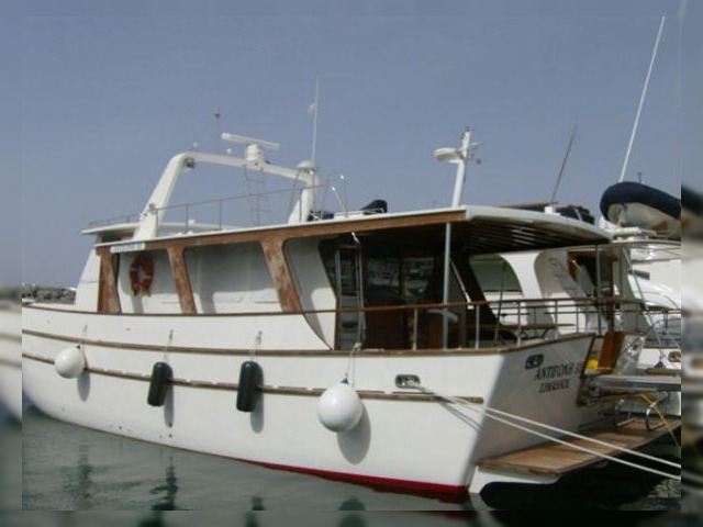 Custom Motoryacht