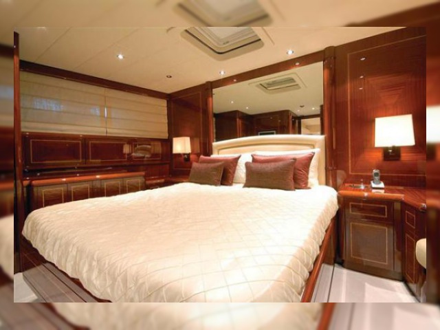 2007 Mangusta 80'