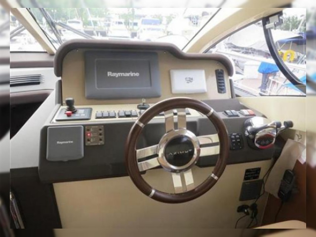 Kupić 2012 Azimut 40