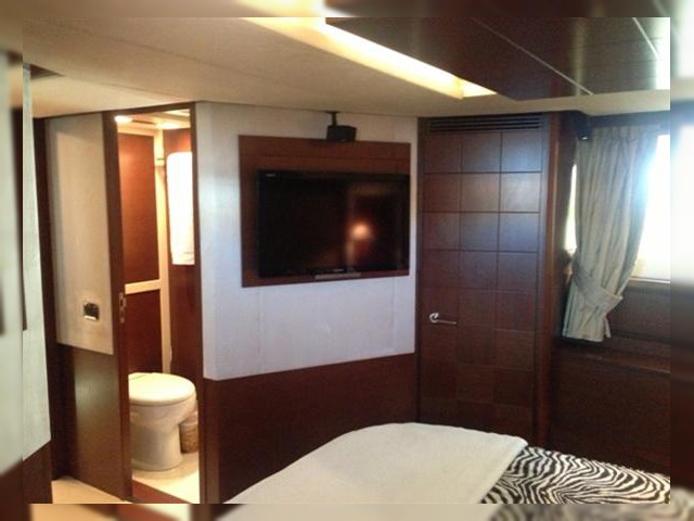 2008 Azimut 105