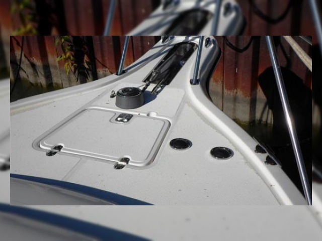 2000 Tiara 3100 Open на продажу