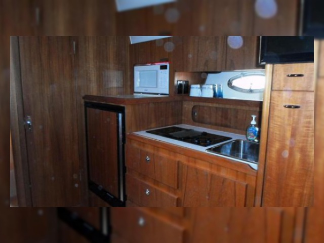 2000 Tiara 3100 Open на продажу