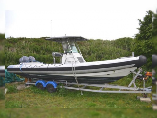 Protector 8.5M Centre Console