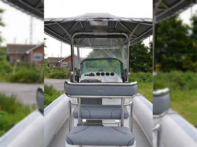2005 Protector 8.5M Centre Console