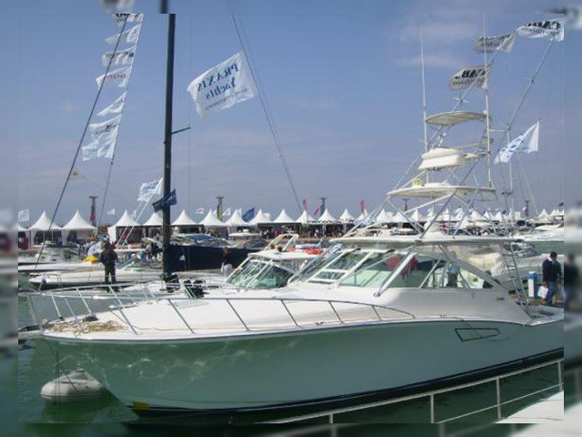 2005 Cabo 45 Express