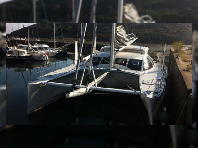 2001 Catana 582