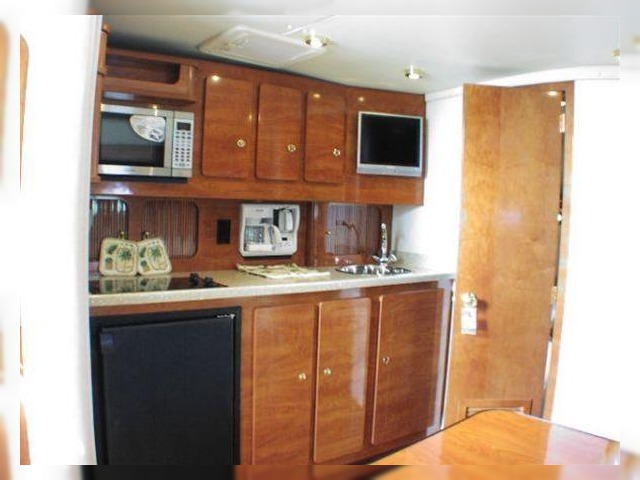 2005 Rinker 360 Express