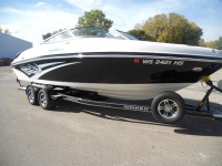 Rinker 246 Captive