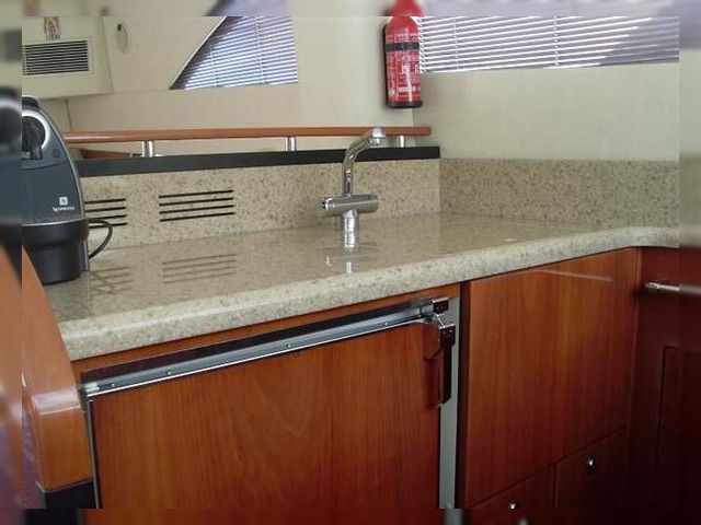 2005 Fairline Phantom 50