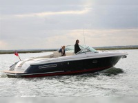 Chris-Craft Heritage 33