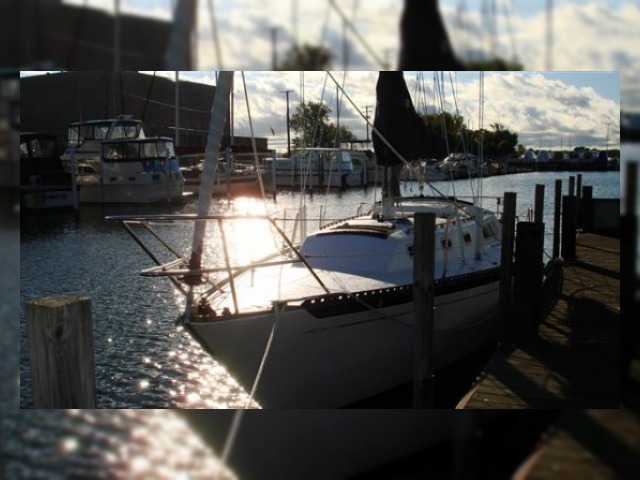 Osta 1978 Islander 36