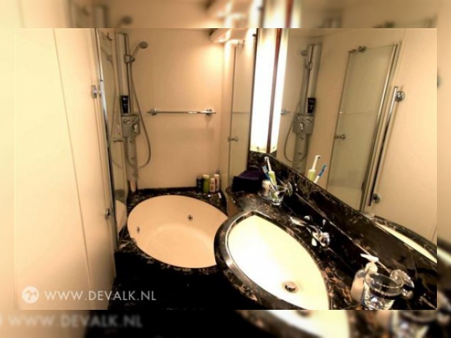 2005 Princess 75