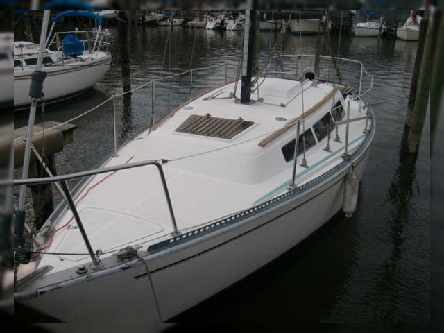s2 8.5 sailboat