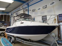 Robalo R225