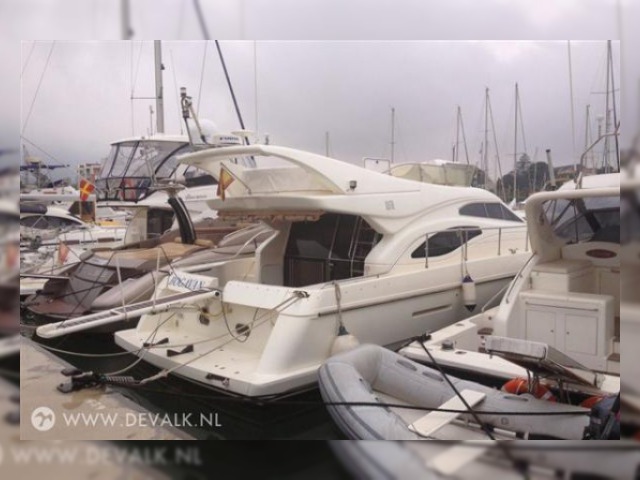 2004 Ferretti 430