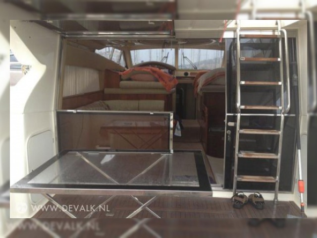 2004 Ferretti 430