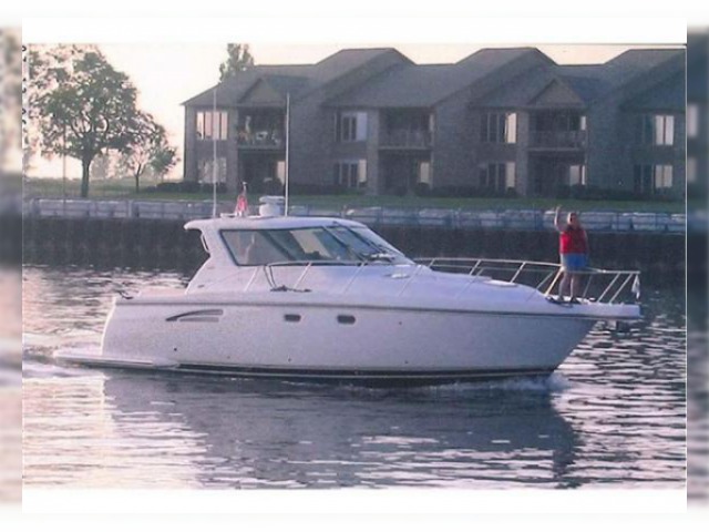 2005 Tiara 3600 Sovran