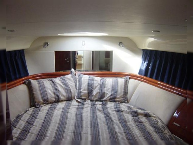 2003 Fairline Phantom 43